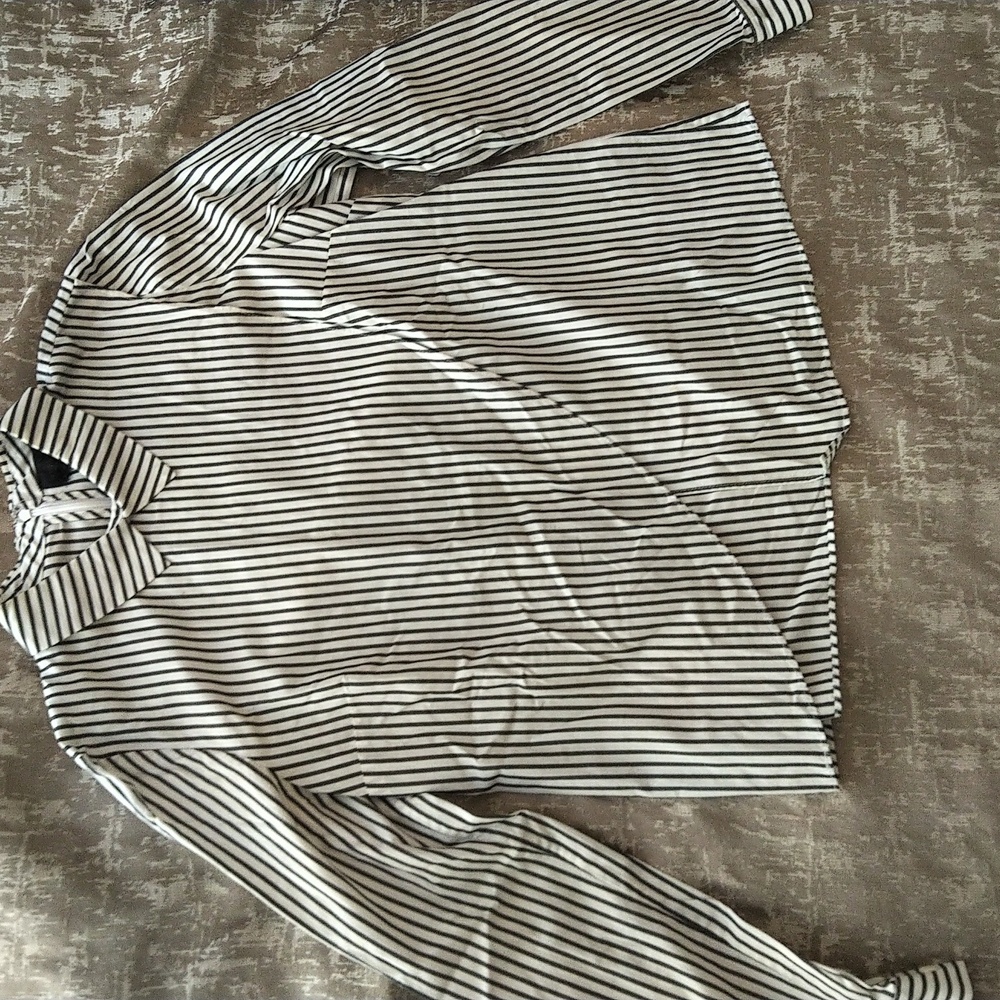 Kendall & Kyle - stripped long sleeve shirt